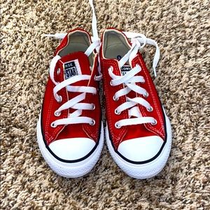 Little boy Red converse